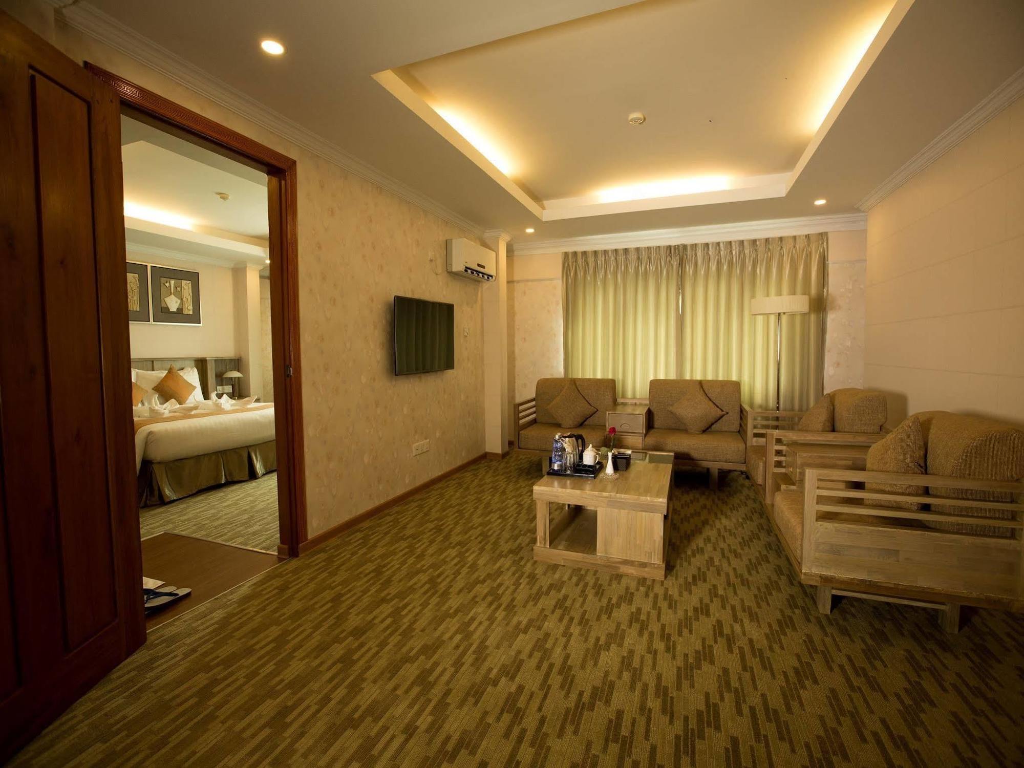 Royal Taunggyi Hotel Dış mekan fotoğraf
